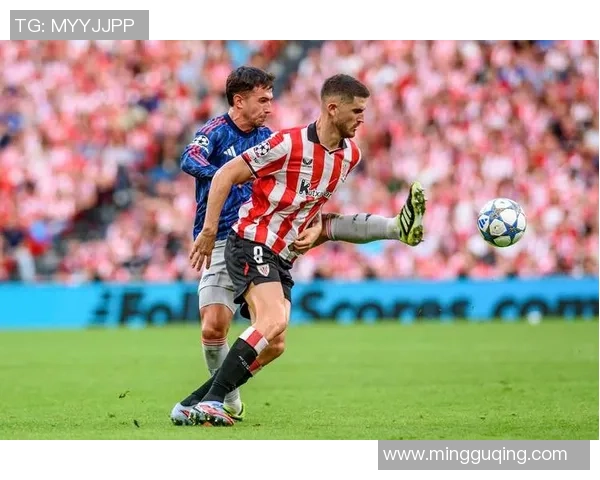 欧联杯精彩对决AC米兰与巴黎圣日耳曼战成平局神扑引发全场热烈反响