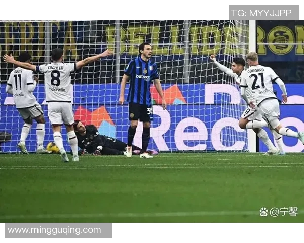 国王杯激战：拜仁险胜国米乌龙球成关键瞬间引发全场狂欢