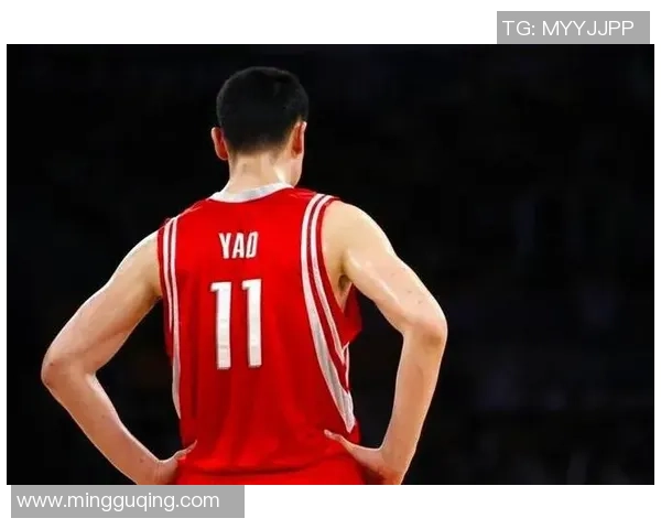 姚明与比尔拉塞尔的篮球传奇对比与影响力探讨 姚明与比尔拉塞尔的篮球传奇对比与影响力探讨