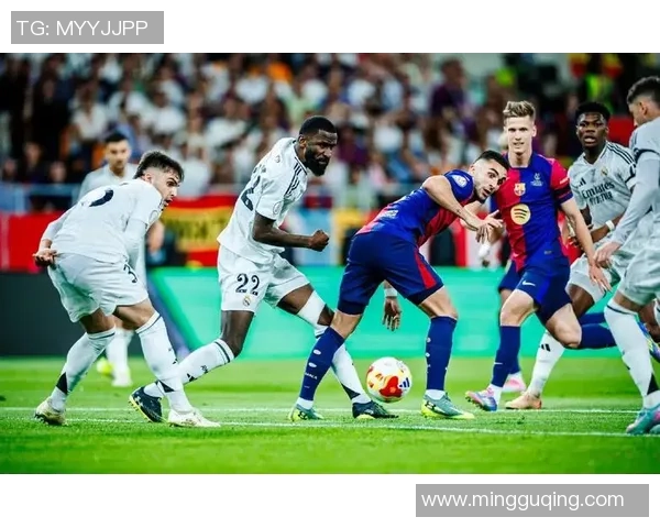 欧联杯激战巴萨逆转里昂绝杀瞬间引发争议判罚全场沸腾