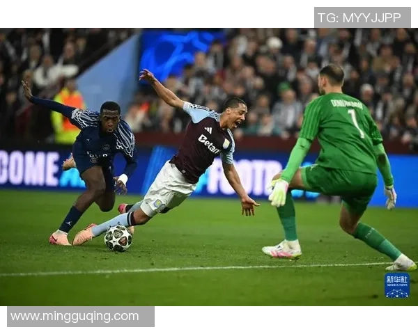 英超激战：巴黎圣日耳曼与AC米兰平局红牌事件引发全场热议