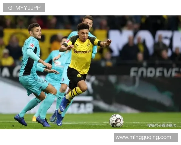 德甲激战：多特蒙德逆转里昂全场沸腾精彩瞬间回顾