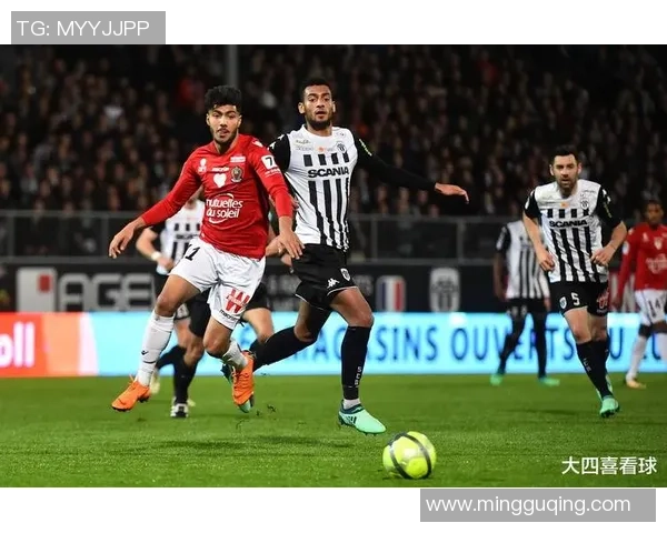 意甲激战巴黎圣日耳曼狂胜阿森纳6比2乌龙球成全场焦点