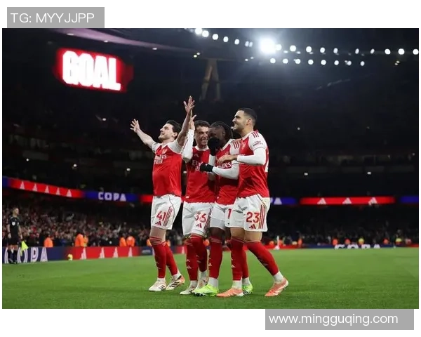 欧冠精彩对决：拜仁大胜本菲卡战术解析与冷门瞬间回顾